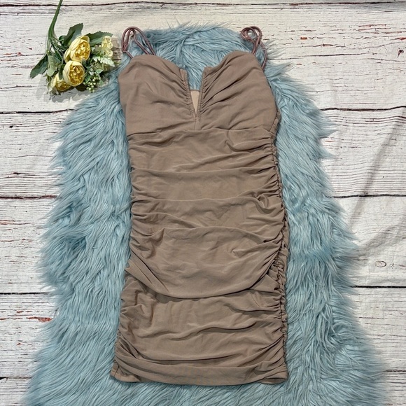 O. Vianca Dresses & Skirts - O. Vianca Blush Nude Pink V Neckline Ruched Mesh Mini Dress